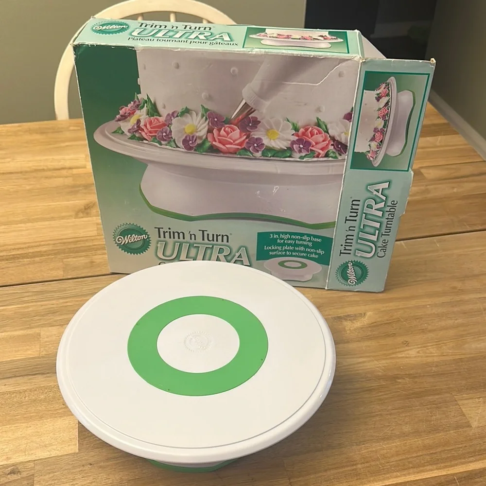 WILTON  TRIM’N TURN ULTRA CAKE TURNTABLE